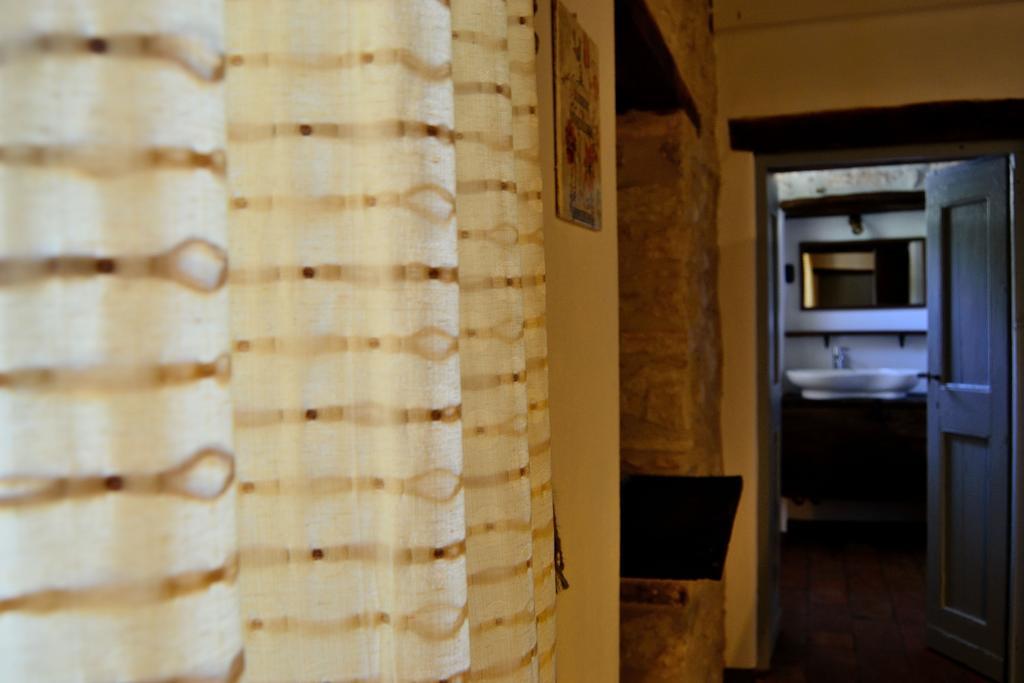 La Tana Del Riccio Bed and Breakfast Bazzano di Spoleto Camera foto